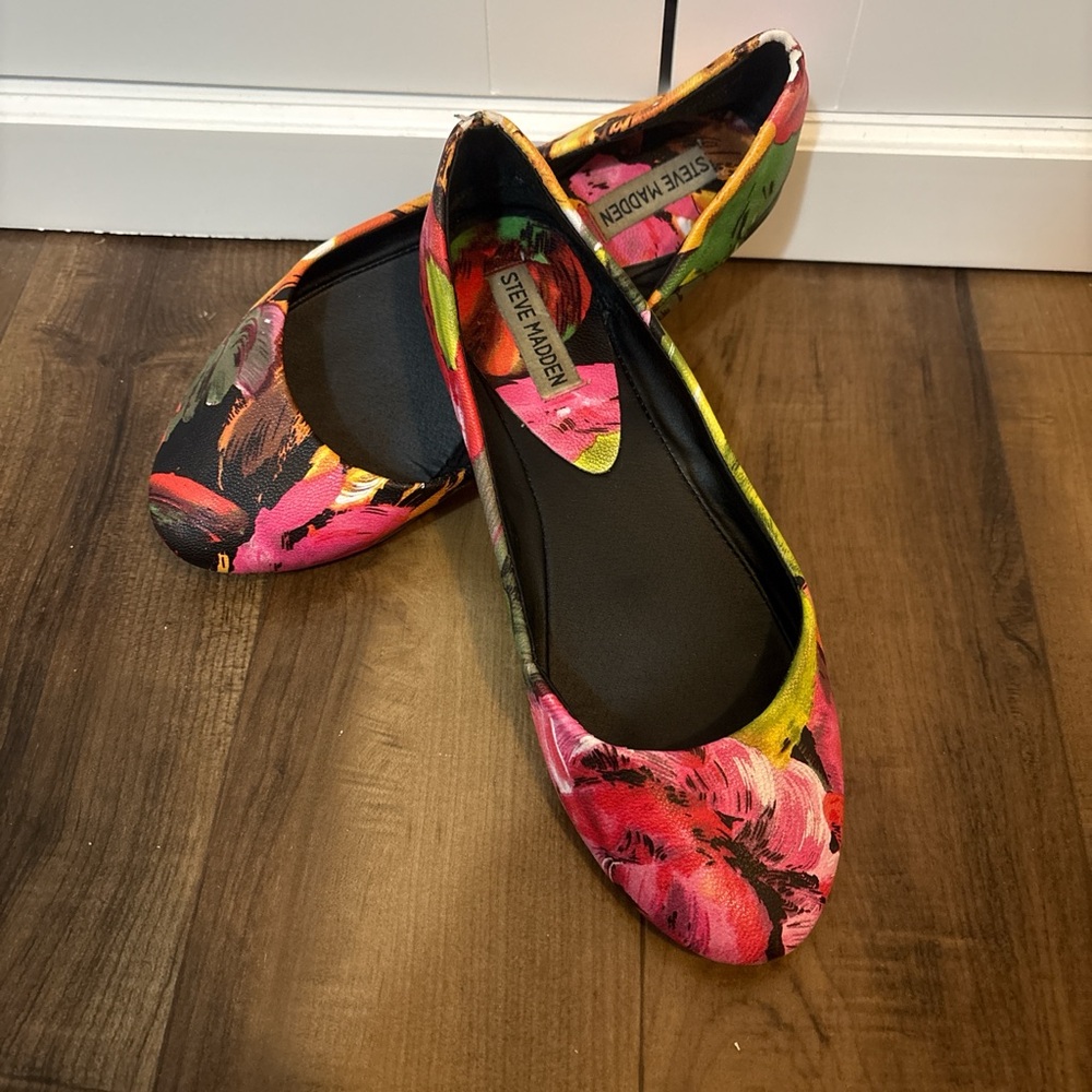 Steve Madden Floral Pink Black Yellow Green Ballet Flats